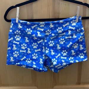 NWOT. Savage Barbell Booty Shorts. Medium.